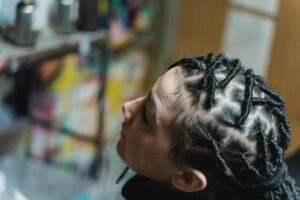 Read more about the article Butterfly Locs braiding